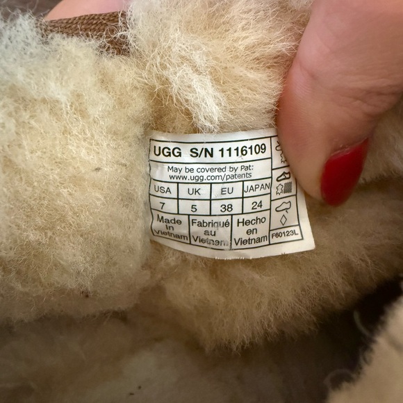 UGG Women Classic Ultra Mini Boot - Picture 7 of 7